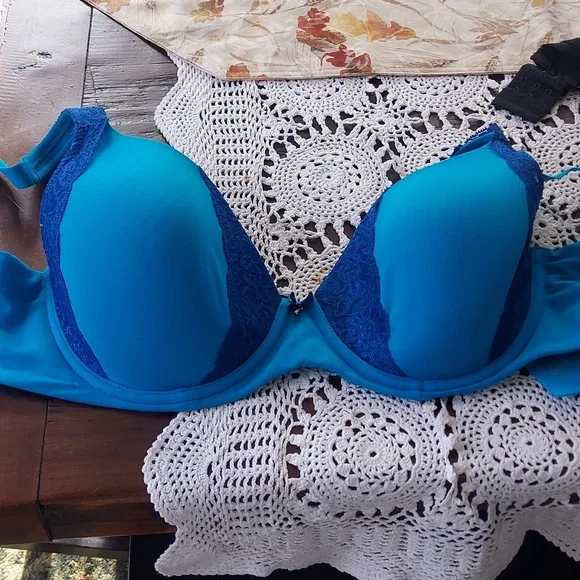 Set of 4 Sexy Soma Bras - Picture 3 of 13